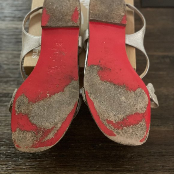 Louboutin "Bellatong" Silver Nappa Sandal flat - 38.5 - Picture 5 of 8